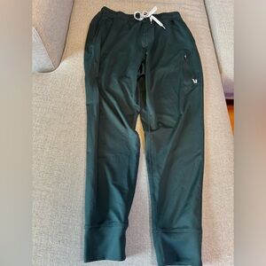 Vuori Mens Sunday Performance Jogger
Dark Green
Medium
Great condition